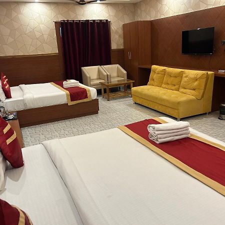 Royal Heritage Hotel & Resort Ayodhya 外观 照片