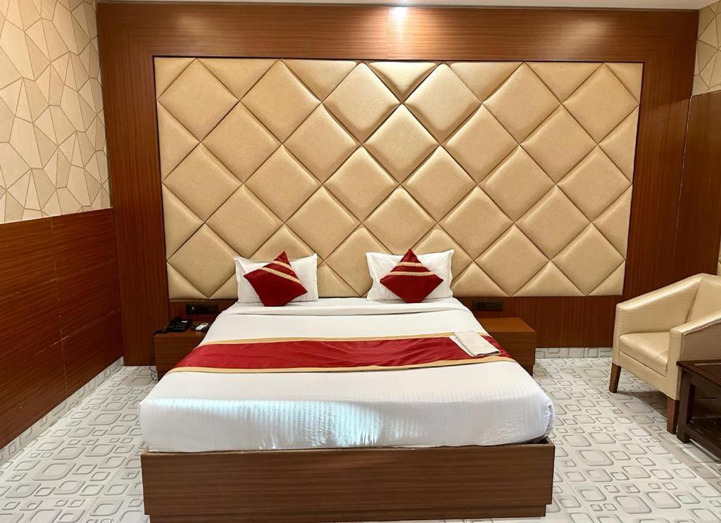 Royal Heritage Hotel & Resort Ayodhya 外观 照片