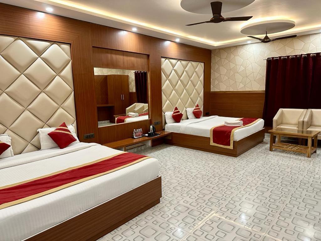 Royal Heritage Hotel & Resort Ayodhya 外观 照片
