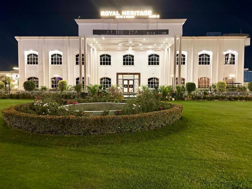Royal Heritage Hotel & Resort Ayodhya 外观 照片