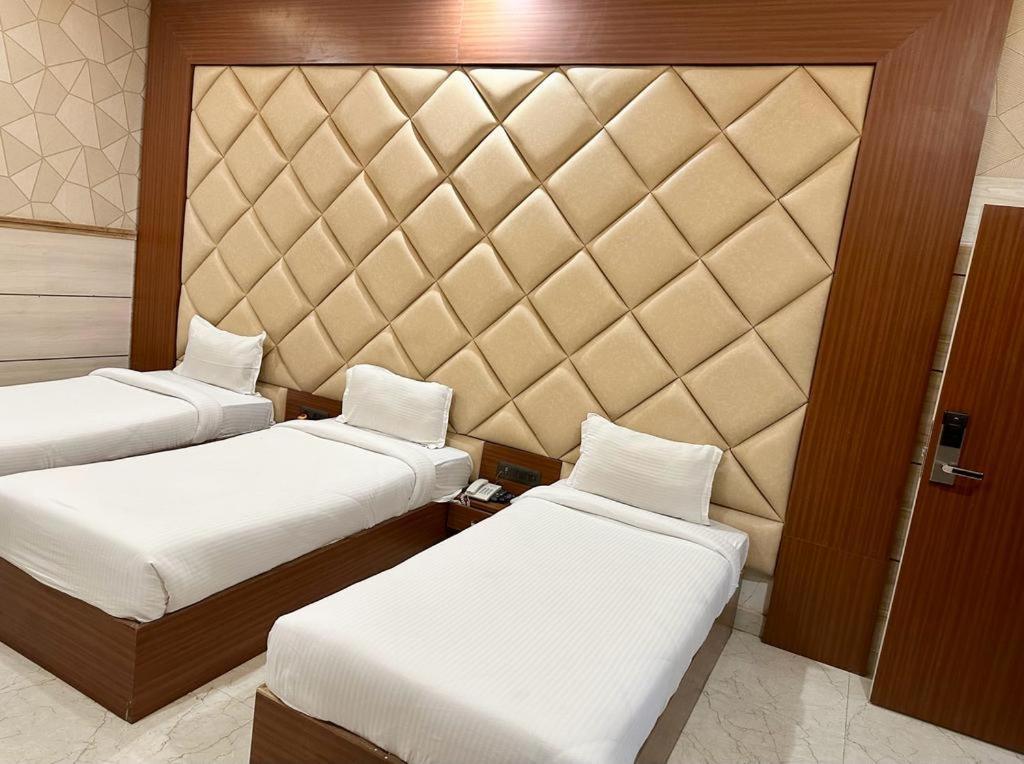 Royal Heritage Hotel & Resort Ayodhya 外观 照片