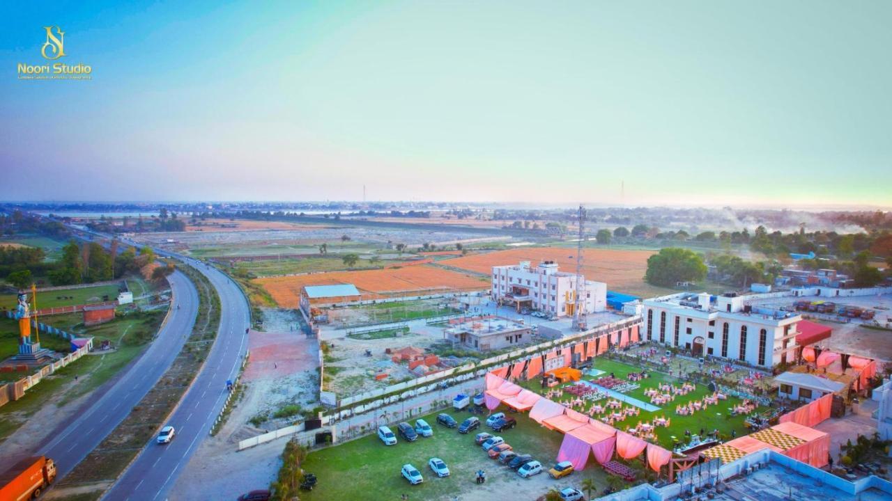 Royal Heritage Hotel & Resort Ayodhya 外观 照片