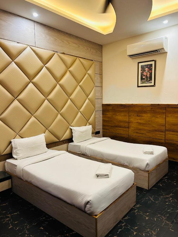 Royal Heritage Hotel & Resort Ayodhya 外观 照片
