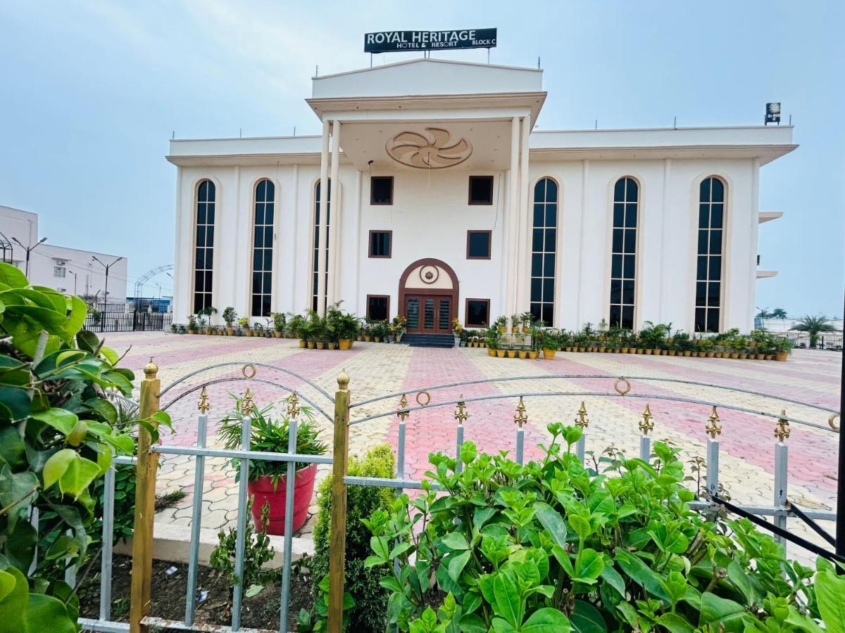 Royal Heritage Hotel & Resort Ayodhya 外观 照片