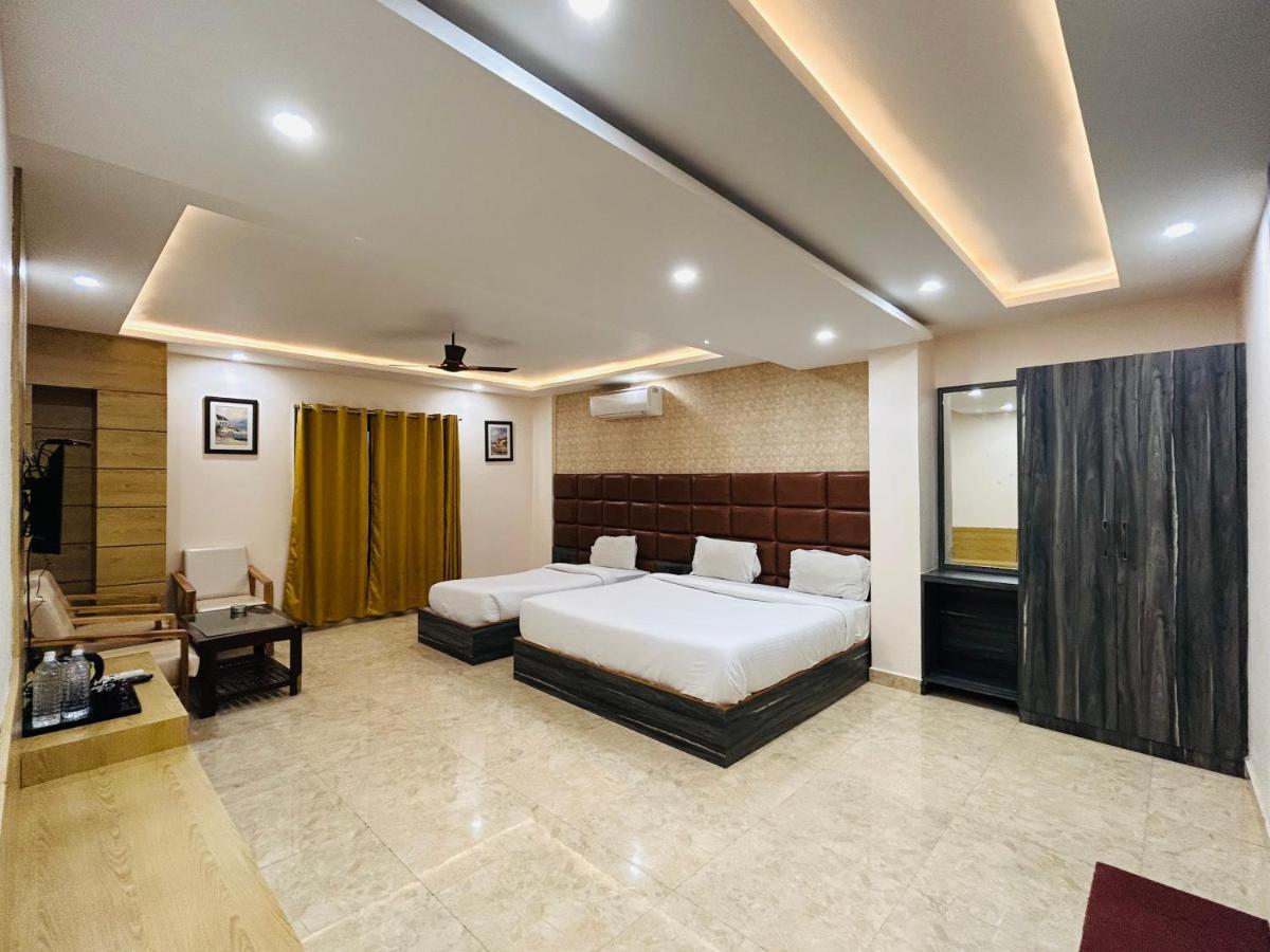 Royal Heritage Hotel & Resort Ayodhya 外观 照片