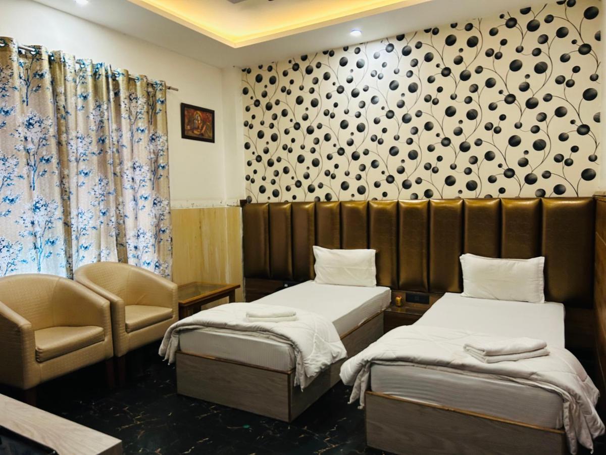 Royal Heritage Hotel & Resort Ayodhya 外观 照片